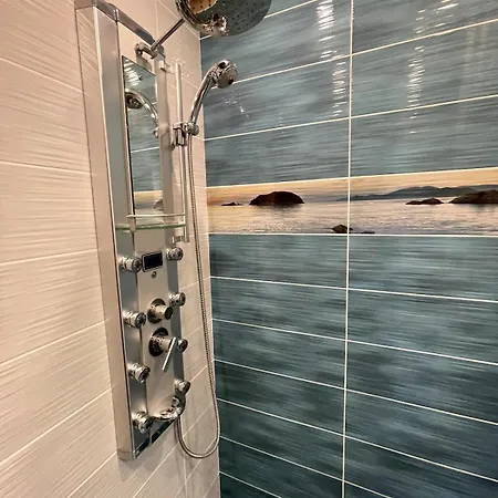 2br Garden Bay Apartament Warna